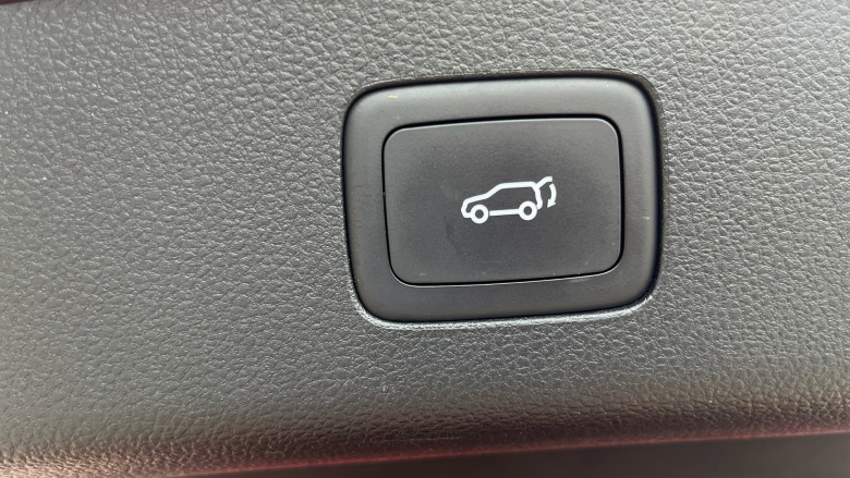 MG Hs 1.5 T-GDI Exclusive 5dr DCT Petrol Hatchback